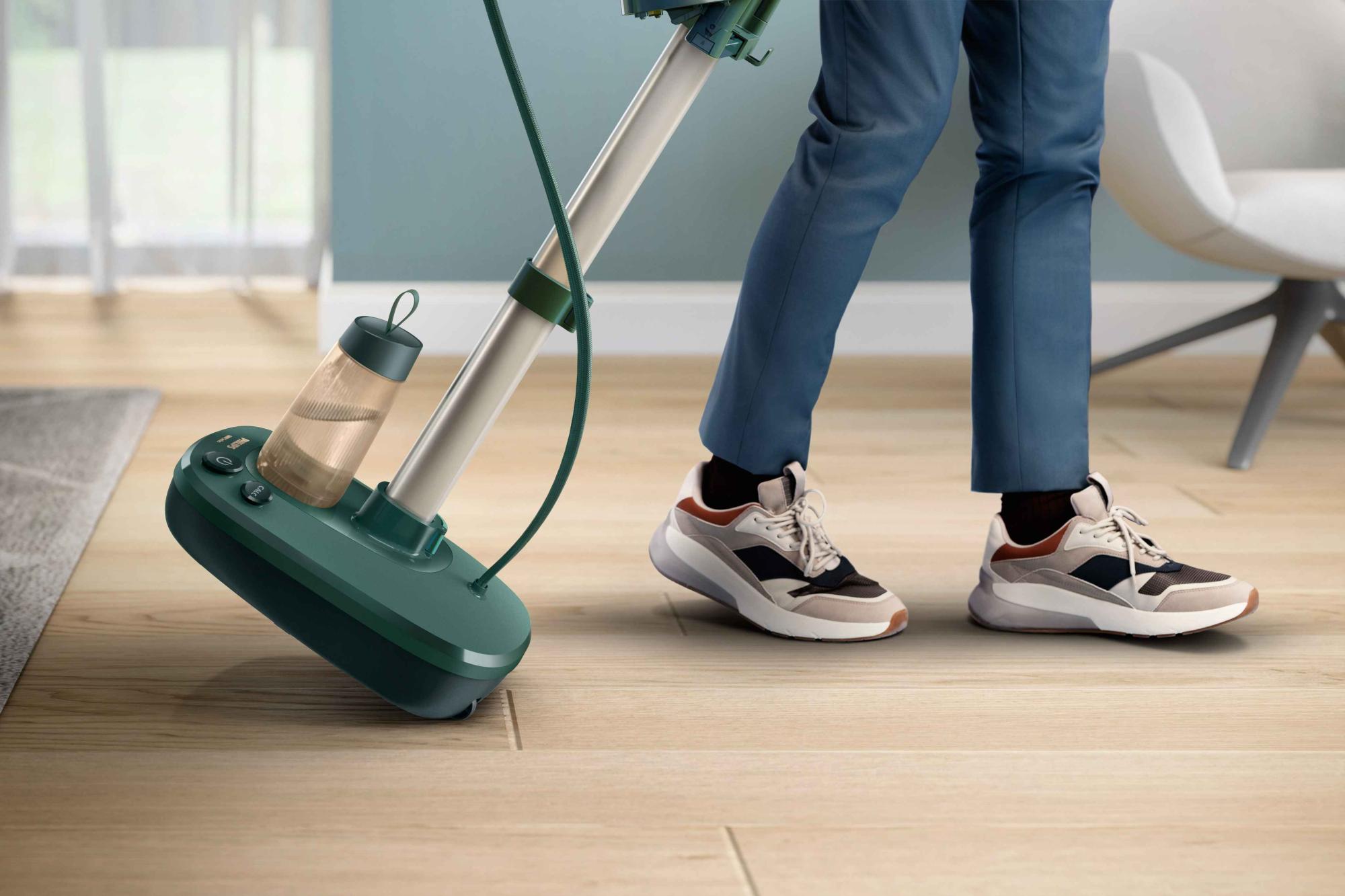 Philips universālais All-in-One apģērbu kopšanas līdzeklis bez piepūles apstrādā apģērbu ar tvaiku. Šis izcilais produkts nodrošina izcilu sniegumu bez grumbām.