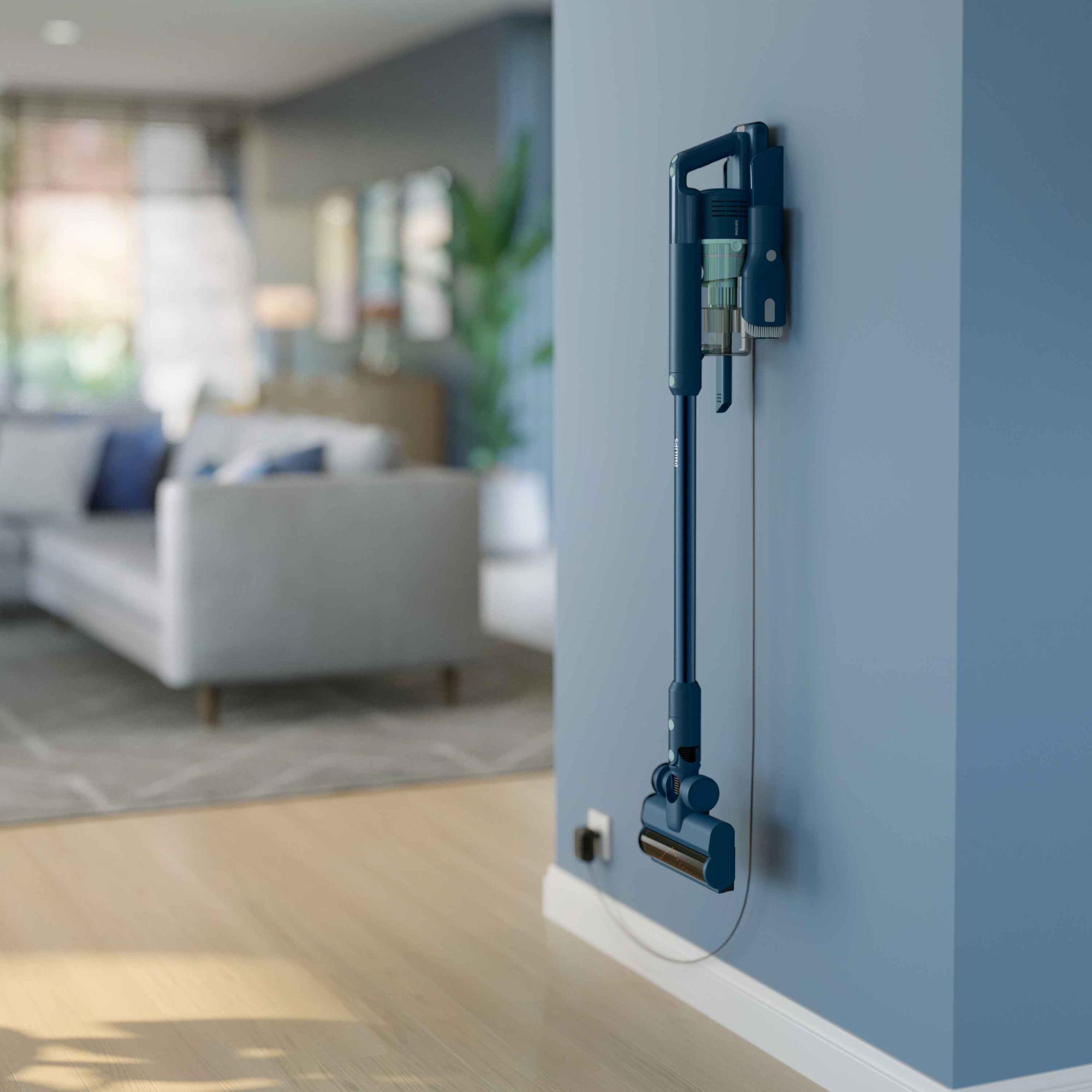 Philips Sticks putekļsūcēji, kas ir daļa no grīdas kopšanas līdzekļu līnijas, ir attēloti uz sienas stiprinājuma. Bezvadu stieņa putekļsūcējs ir Philips apņemšanās izmantot jaunākās tehnoloģijas un izcilu dizainu, nodrošinot nepārspējamu lietotāju apmierinātību.