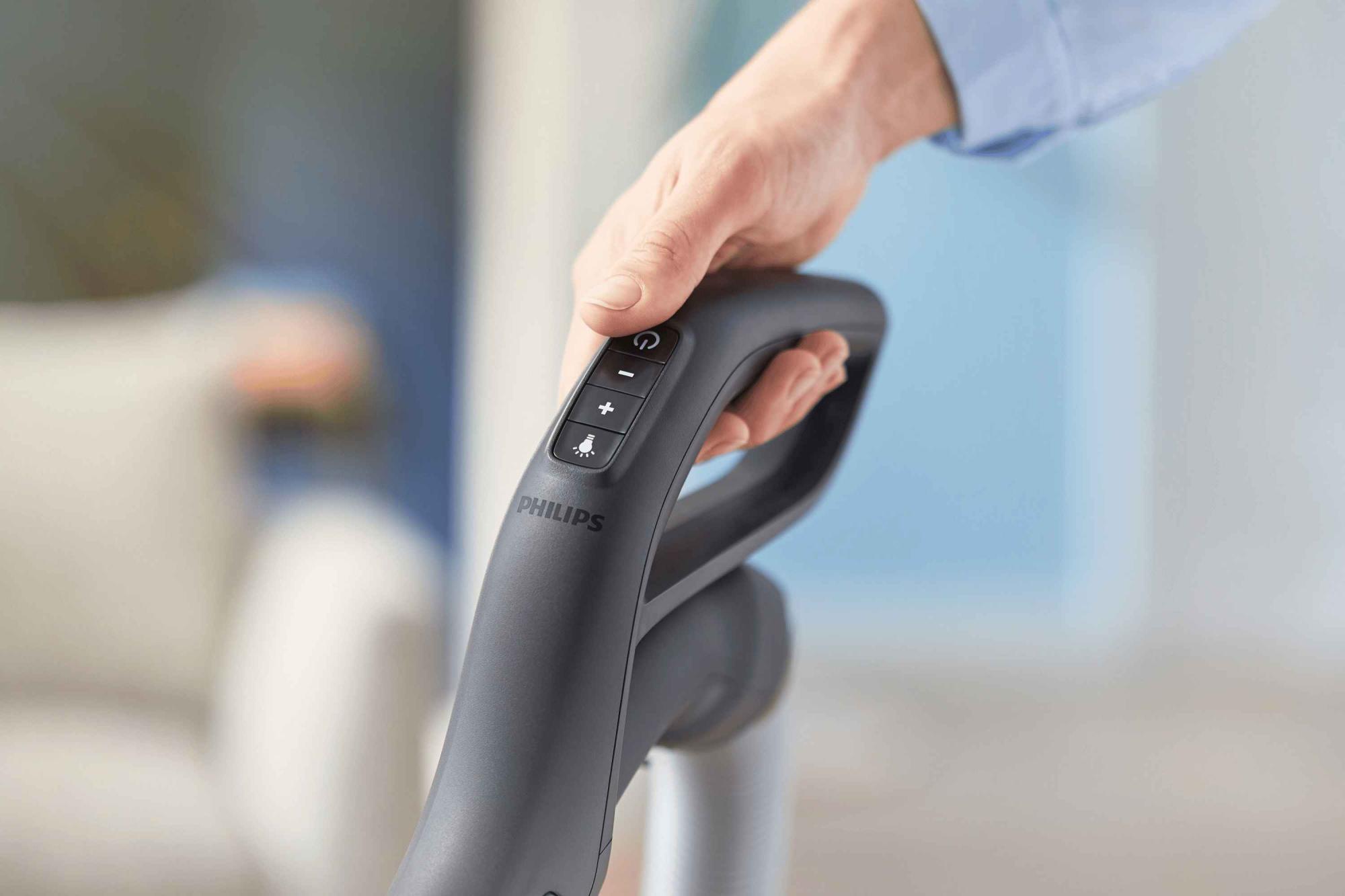 Philips putekļu sūcēja vadību var veikt ar roku, izmantojot ērti skārienvadības ierīces. Vienmērīga jaudas, sūkšanas un apgaismojuma regulēšana ērtai tīrīšanai.
